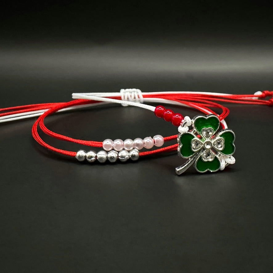 дамска мартеница с детелина – символ на късмет