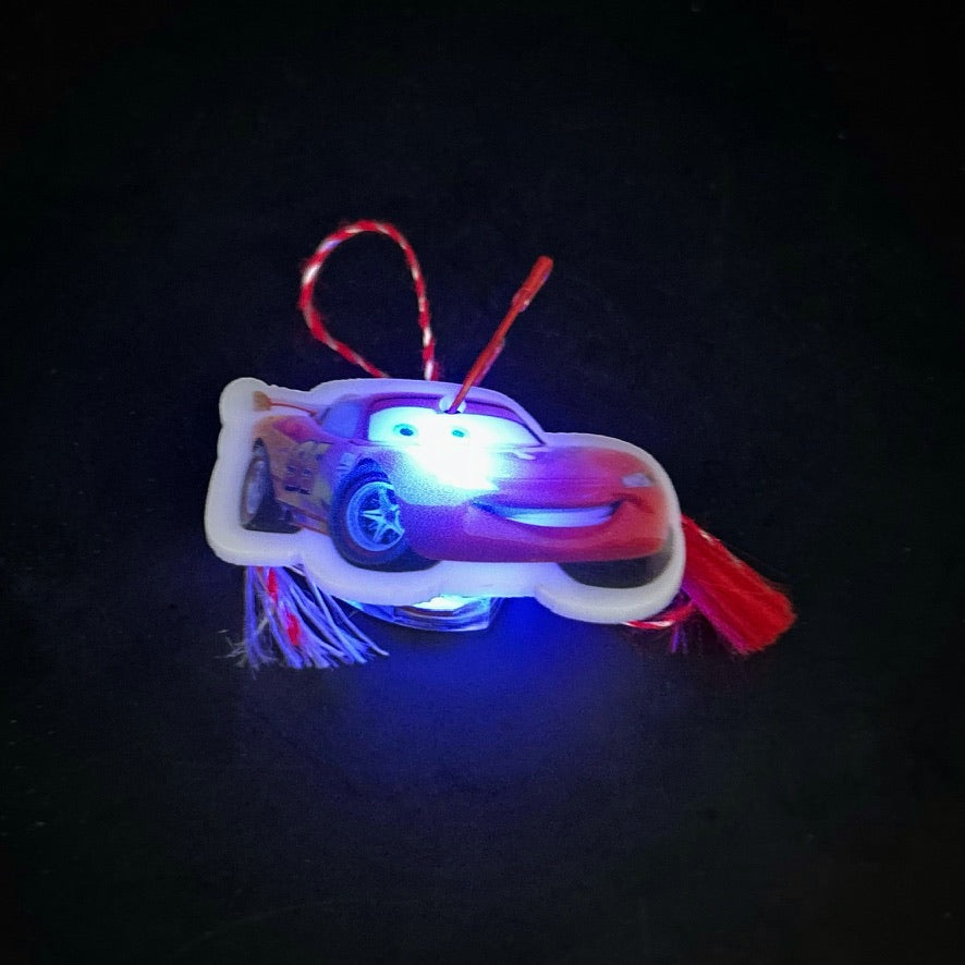 светеща маккуийн мартеница