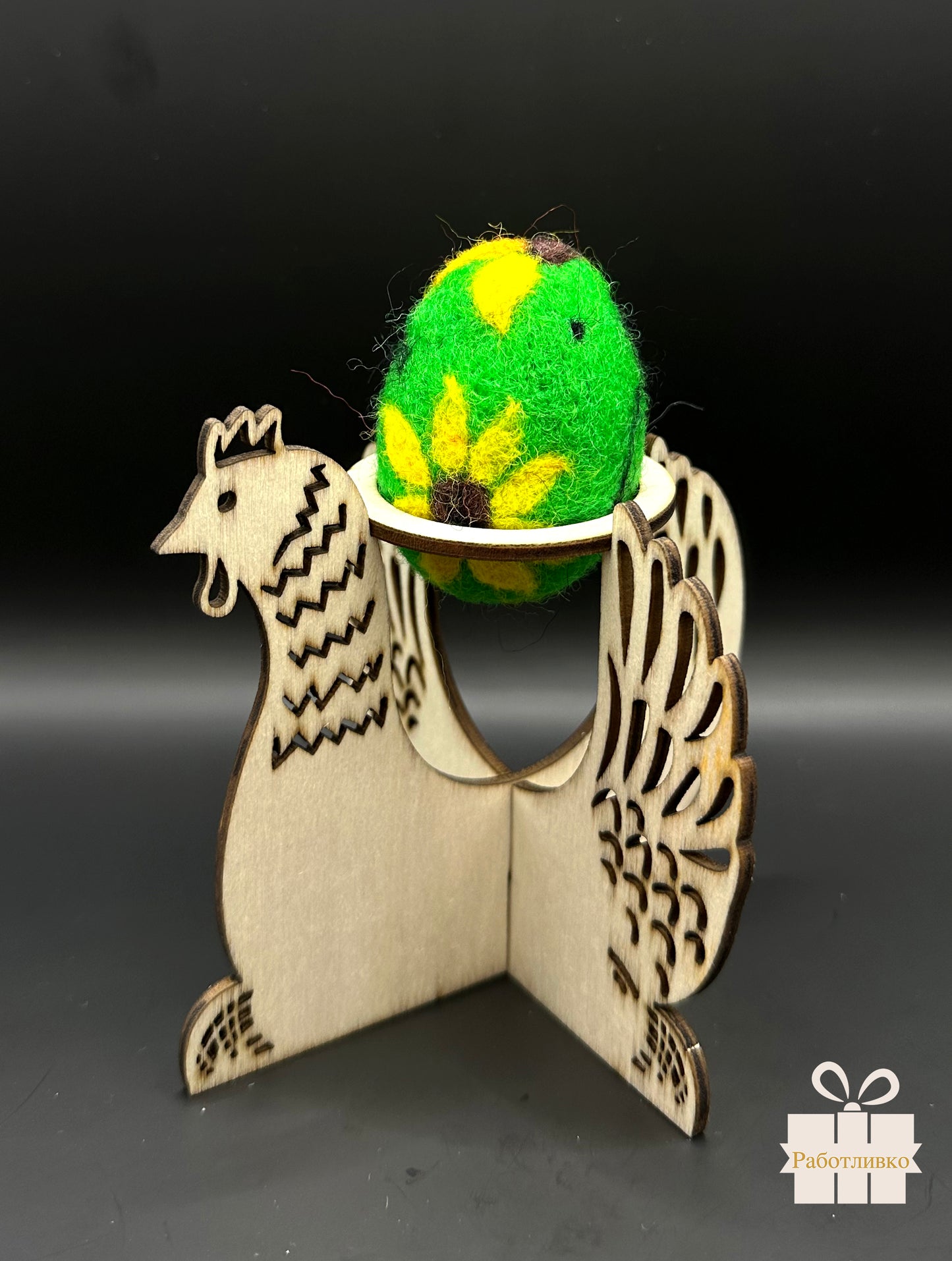 Великденско яйце с кокошка