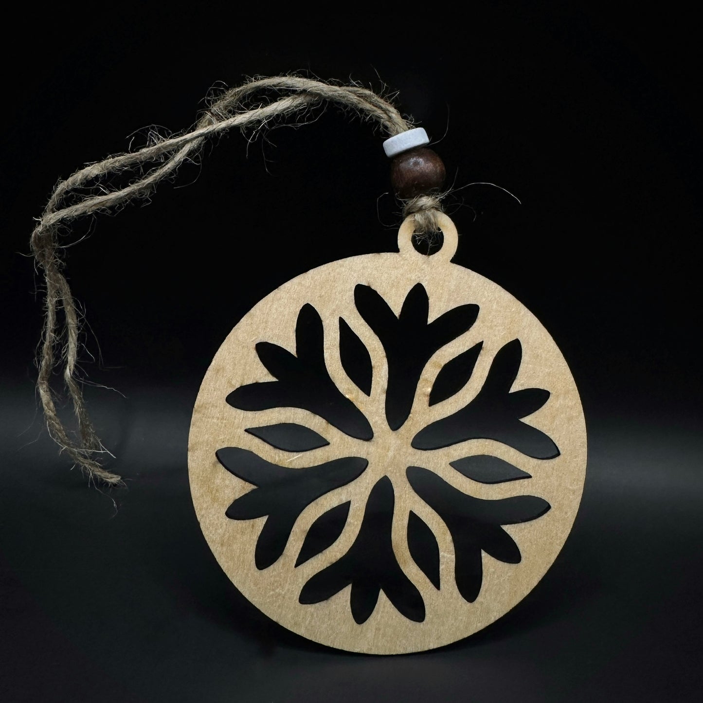 Снежинка - Дървена коледна украса