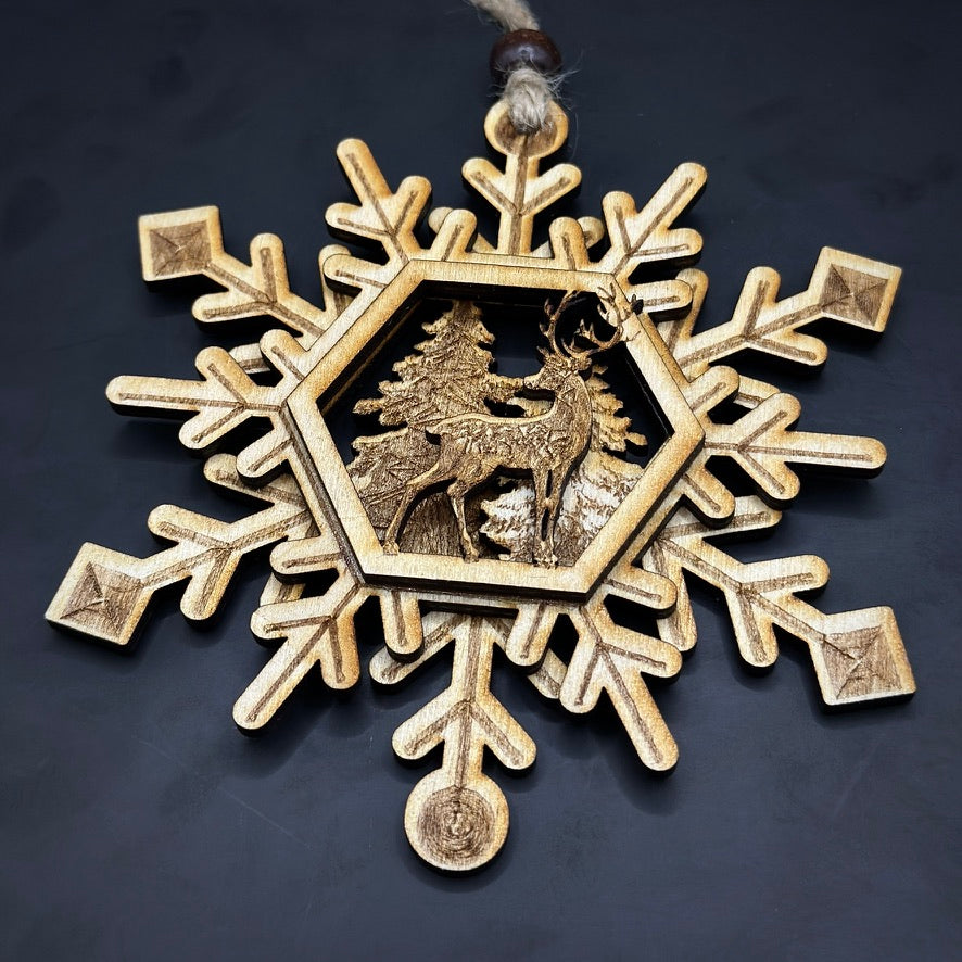 Елен под снега - Дървена коледна украса