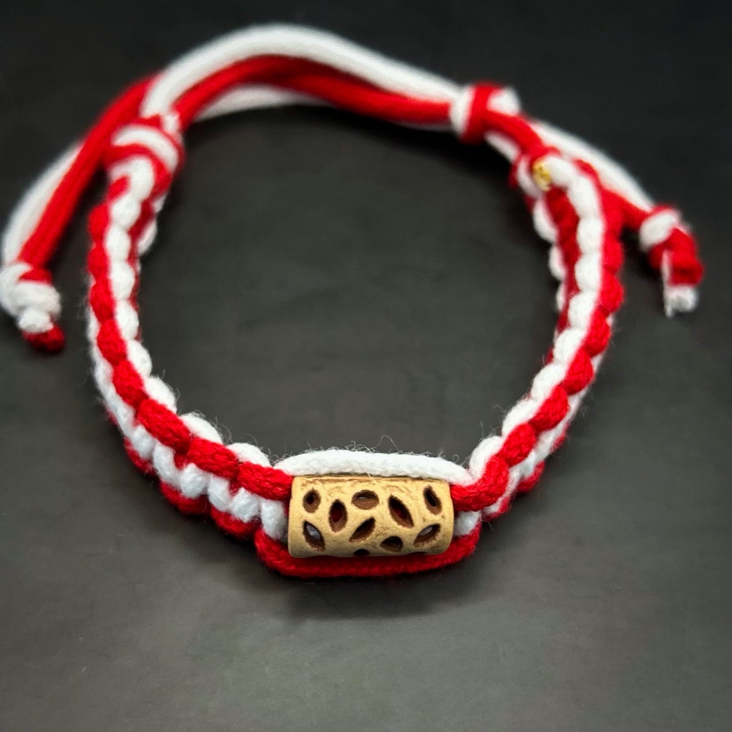 подаръчна мъжка мартеница макраме