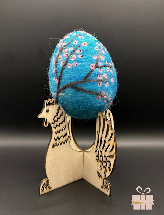 Великденско яйце с кокошка